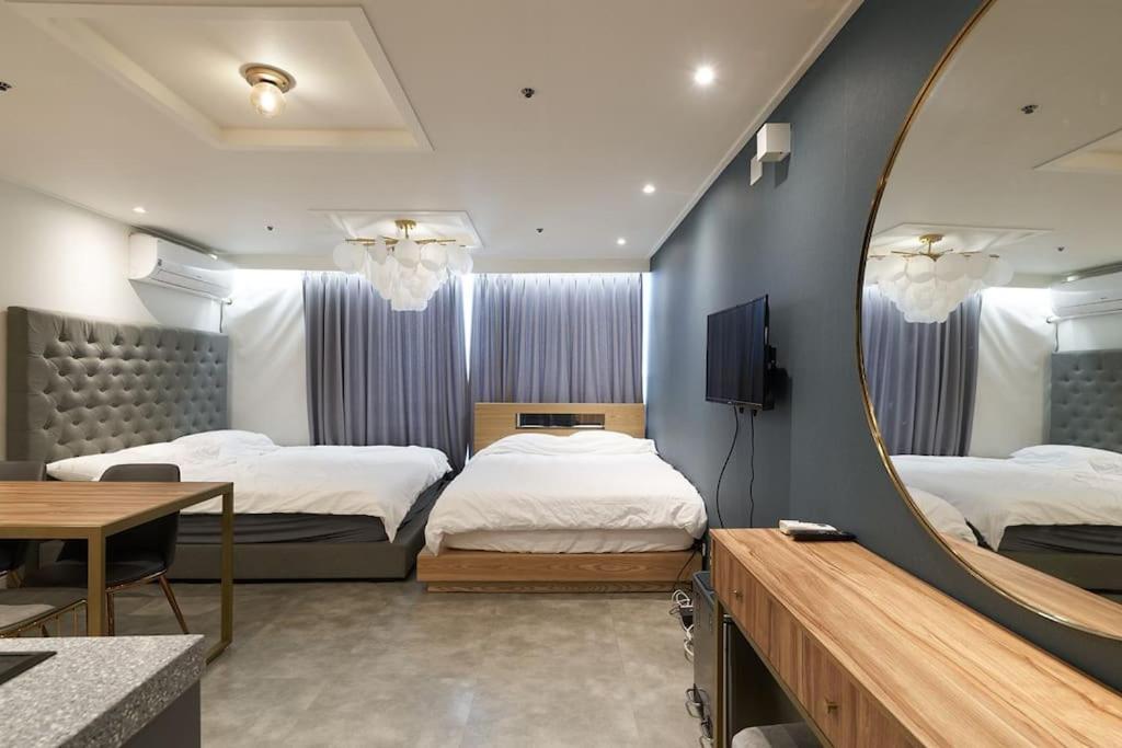1mins Hongik Station - Muse05 Apartment *