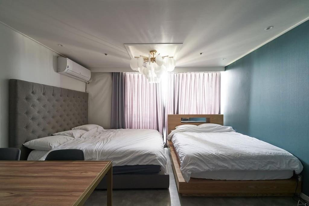 Apartment 1mins Hongik Station - Muse05
