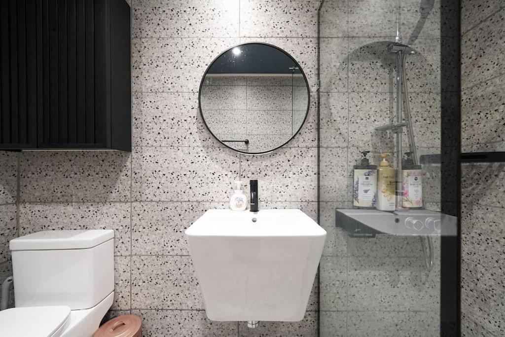 Apartment 1mins Hongik Station - Muse05 Seoul